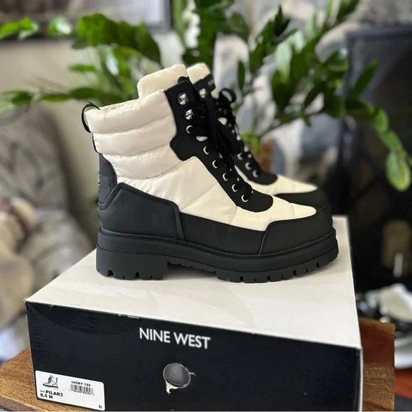 Nine West Women’s Pilar3 Lug Sole Black and White Boots - Picture 6 of 9